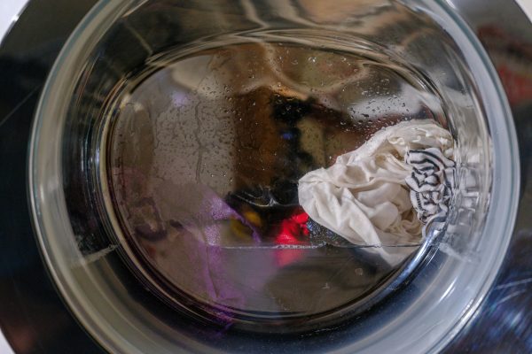 Comment nettoyer un lave-linge encrassé par des boues ?