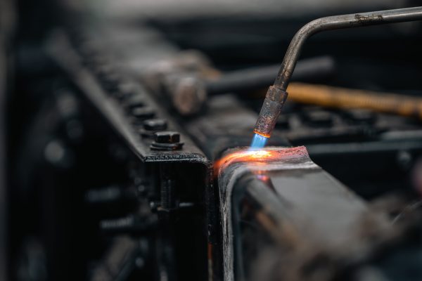 Comment enlever une soudure acier sans l&rsquo;abîmer ?