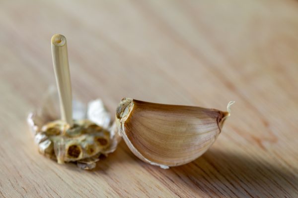Comment utiliser la feuille d&rsquo;ail en cuisine ?