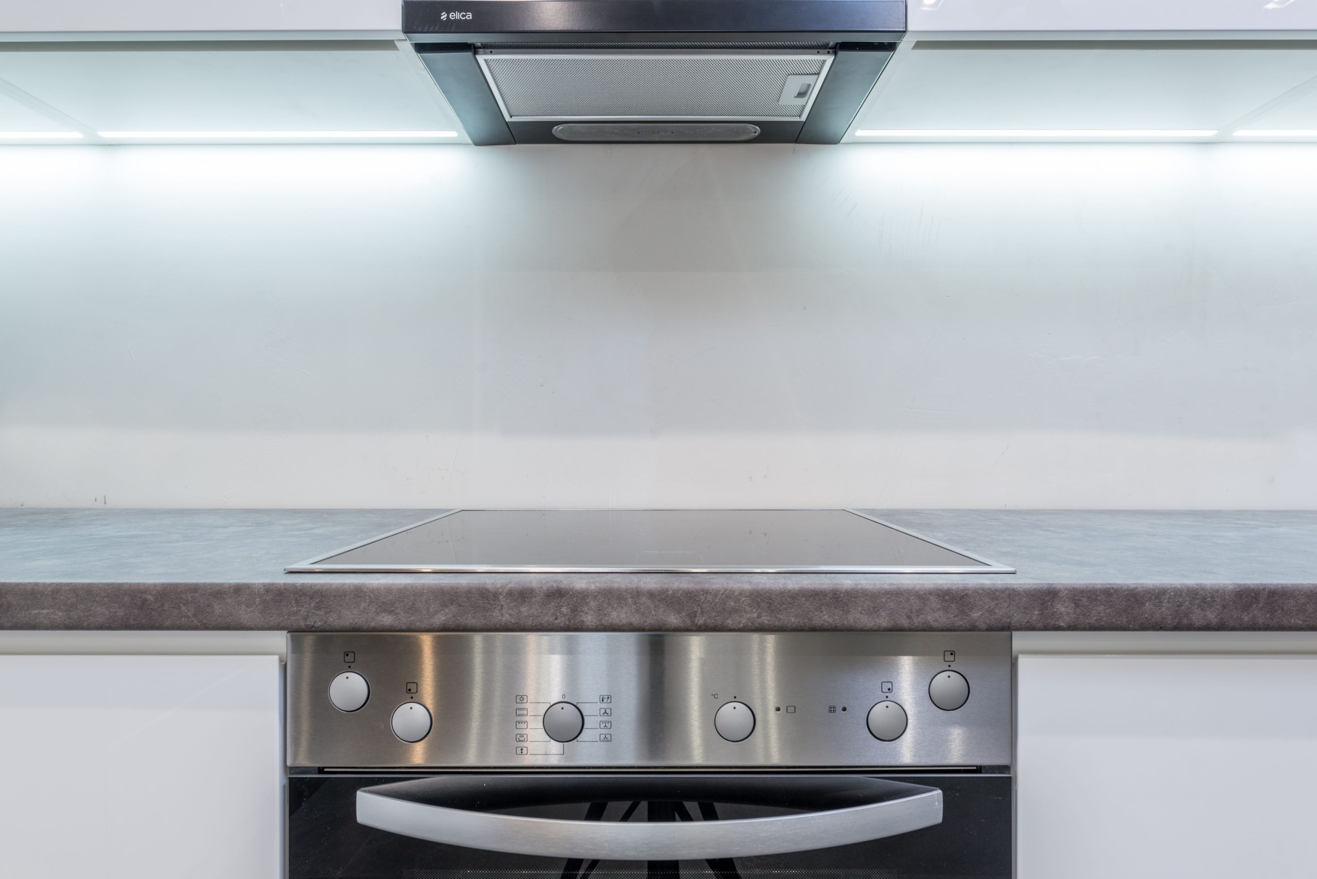 Enlever traces verre plaque induction