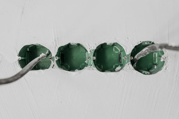 Brancher un néon LED : le bon câblage, étape par étape